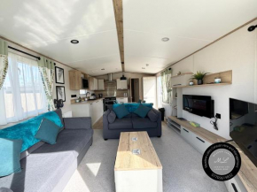 The Retreat 16 - pet friendly, WiFi, and a bath - Golden Palm Resort - Meadow Lakes Caravan & Lodge Hire